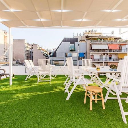 Neoclassical Apartment With 2 Bedrooms In ピレウス エクステリア 写真